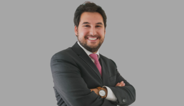 Félix Antolín, egresado de Derecho UAI: «los abogados tienen que aprender a tener ductilidad y flexibilidad frente a los constantes desafíos que se les presenten»